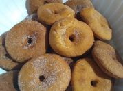 Una foto de torta frita para celíaco