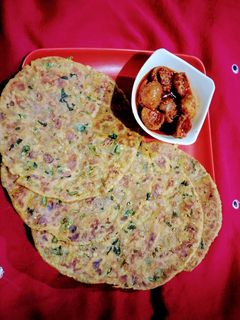 કોથમીર થેપલા (Coriander Thepla Recipe In Gujarati) રેસીપી મુખ્ય ફોટો