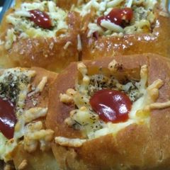 A picture of Pizza Explode Buns.