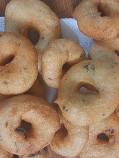 મેંદુ વડા (Mendu Vada Recipe In Gujarati) રેસીપી મુખ્ય ફોટો