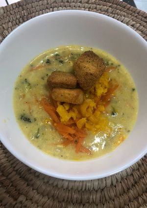 Una foto de Sopa de brócoli con queso cheddar