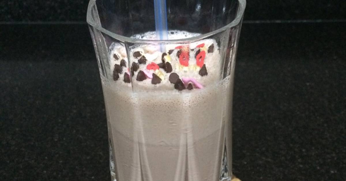 Easy Chocolate Milkshake Recipe by She likes to bake Cookpad