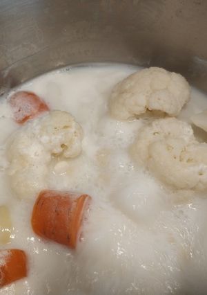 Una foto de Crema de coliflor y zanahoria 🥕