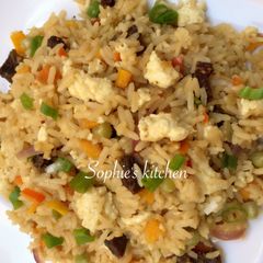 A picture of Chinese fried rice.