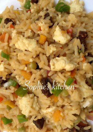 A picture of Chinese fried rice.