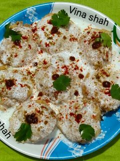 दही बड़े (dahi vade recipe in Hindi) रेसिपी मुख्य फोटो