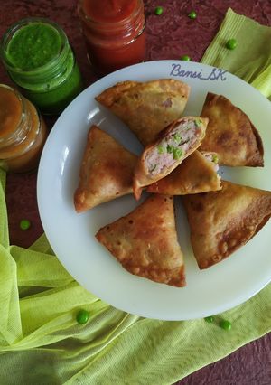 कंद के समोसा (Kand ke samosa recipe in hindi) रेसिपी मुख्य फोटो