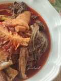 Asam pedas ayam dan sayur asin