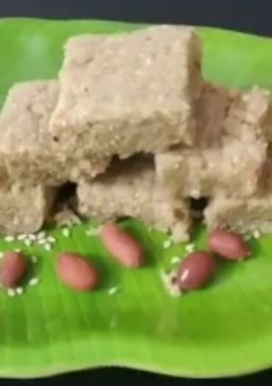 સુખડી (Sukhdi Recipe in Gujarati) રેસીપી મુખ્ય ફોટો