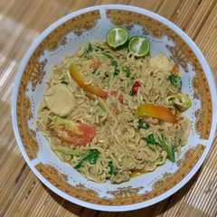 รูปของ Mie (instan) nyemek