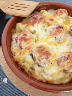 Una foto de Pastel de patatas y albóndigas