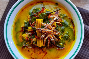 Cara Memasak Gulai Daun Kelor dan Klentang Praktis