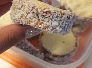 Una foto de alfajores de mandioca