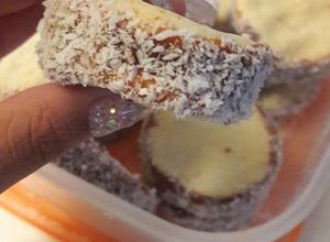 Una foto de Alfajores de mandioca