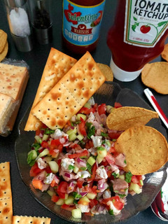 Una foto de Ceviche de camarón y atún