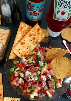 Una foto de Ceviche de camarón y atún