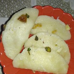 Steam gujiya A picture of Steam gujiya.