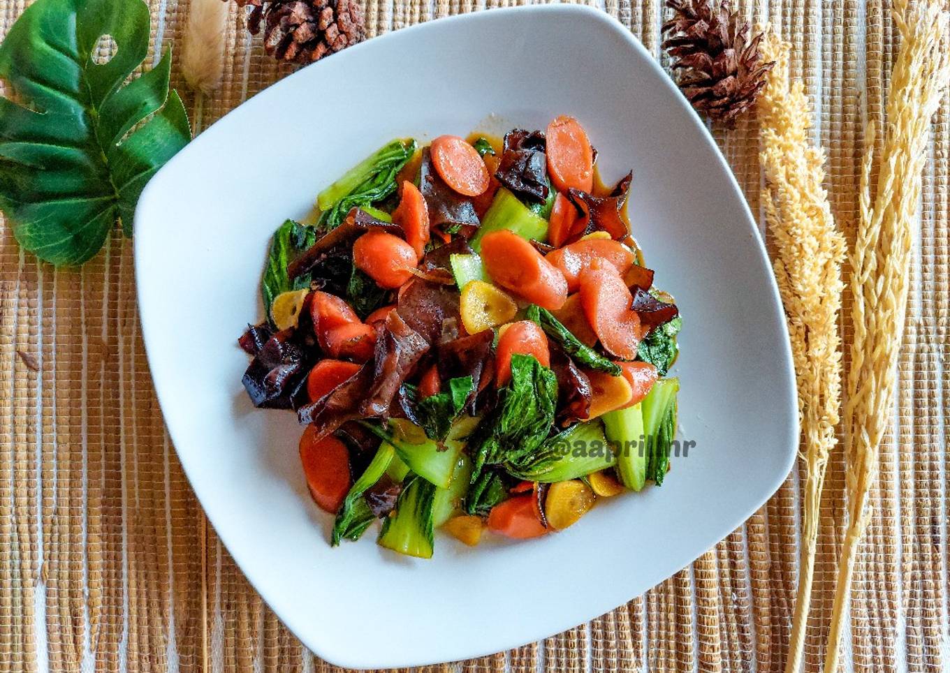 Tumis Sosis Pokcoy Jamur Kuping