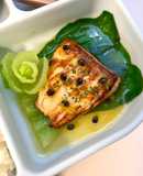 Cá hồi sốt chanh leo cho bé