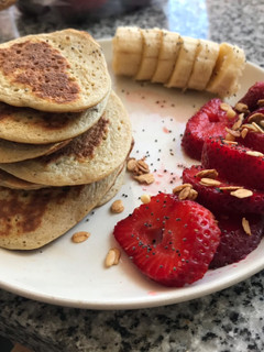 Una foto de Panqueques de avena. Súper saludables, sin harinas refinadas, azúcar y manteca!
