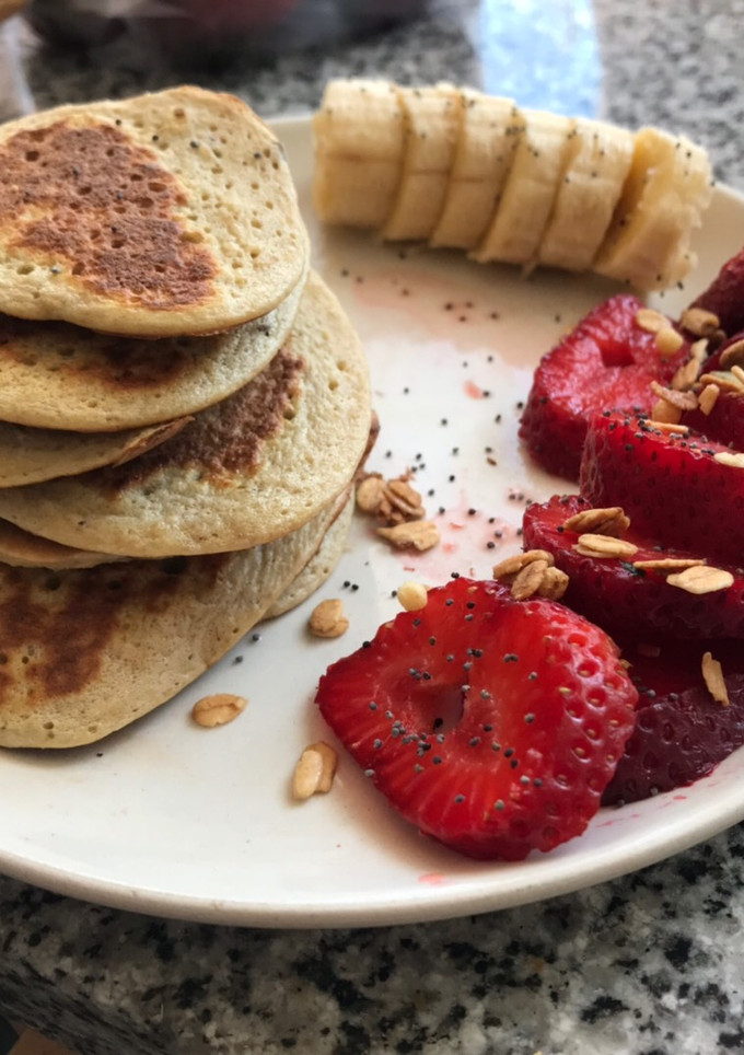 Una foto de Panqueques de avena. Súper saludables, sin harinas refinadas, azúcar y manteca!