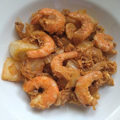 A picture of Chinese cabbage, eggs and shrimps.