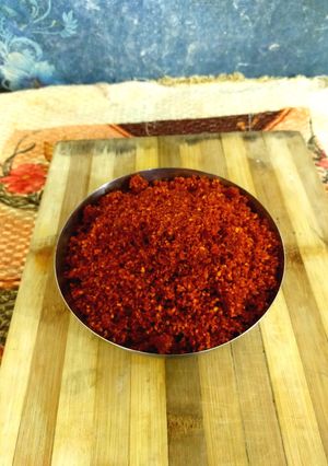 સૂકી લાલ ચટણી (Dry Red Chutney Recipe In Gujarati) રેસીપી મુખ્ય ફોટો