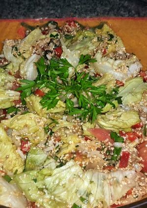 Una foto de Ensalada con lo que queda de hoy