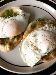 A picture of Simple breakfast.