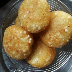 A picture of Sabudana tikki.