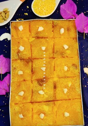 A picture of Moong Daal and Elaichi Halwa.