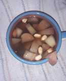 Ponche navideño de muchas frutas