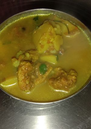 A picture of Aloo Wadi Sabzi.