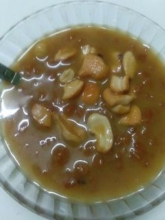 A picture of Parapu payasam (dal kheer).