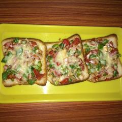 A picture of Pan bread pizza.