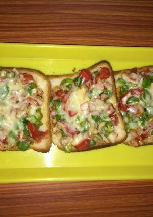 A picture of Pan bread pizza.