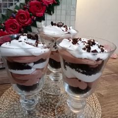 A picture of Oreo mousse trifle.