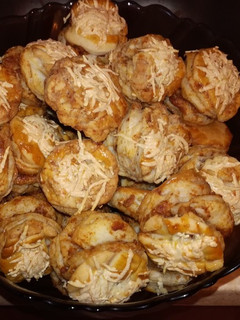 Leveles tepertős pogácsa recept fotója