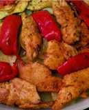 Pechugas al horno, mojo, papas panadera, y pimientos rojos!