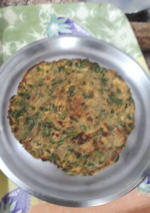 A picture of Methi or Green Chilli Parantha.