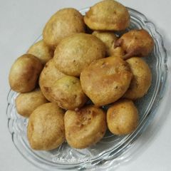 A picture of Egg Pakoras.