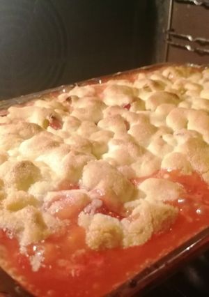 Une photo de Crumble fraise rhubarbe 🍓