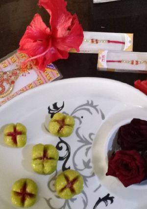 A picture of Kaju lotus mithai.