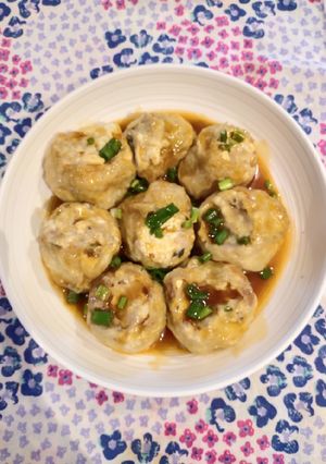 A picture of Steamed Beancurd Ball with Minced Fish and Tofu.