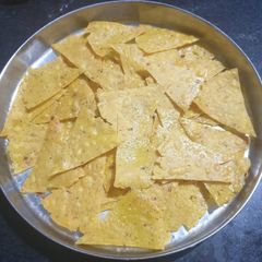 A picture of Nacho Crispy Chips.