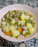 Guiso de cerdo o ternera con guisantes