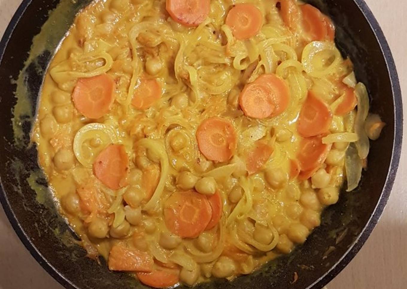 Curry ligero de garbanzos y verduras