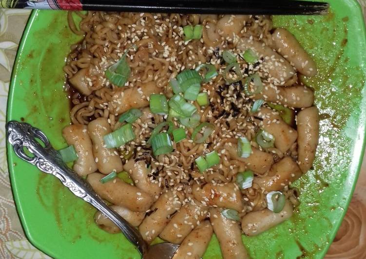 Samyang Plus Tteokboki (Kue Beras)