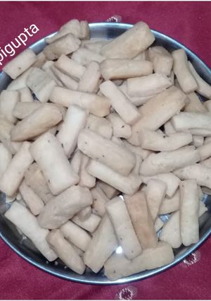 नमक पारे (namak pare recipe in Hindi) रेसिपी मुख्य फोटो