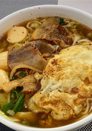 A picture of Egg Noodles Soup.